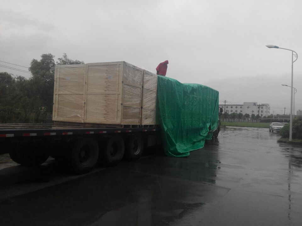 2017年6月北京創(chuàng)聯(lián)匯通電氣-雨中發(fā)貨現(xiàn)場(chǎng)，一直以顧客服務(wù)為較好