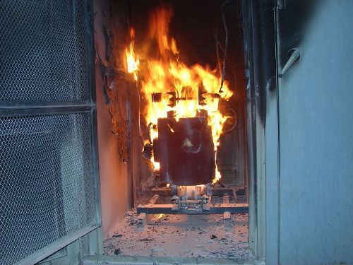 夏日炎炎，北京創(chuàng)聯(lián)匯通電氣教你必備油浸式變壓器防火常識(shí)